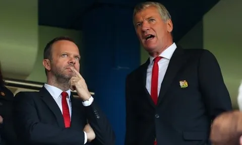Chuyên gia: "Khó khăn tiếp tục bủa vây Ed Woodward"