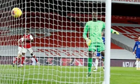 Sao Chelsea có phản ứng 'khó đỡ' trước siêu phẩm của sao Arsenal