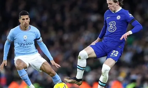 Chelsea nhận lời đề nghị 45 triệu bảng cho tiền vệ
