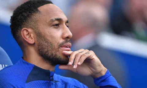 Chelsea tức giận ngăn Aubameyang trở lại Barca