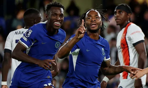 Sterling lập cú đúp, Chelsea thắng tưng bừng 3 bàn