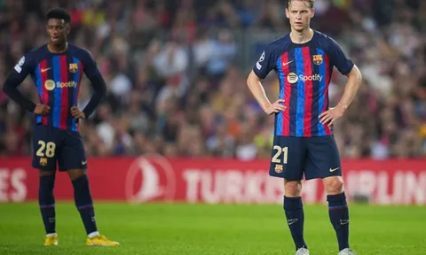 Chỉ Super League cứu được Barca