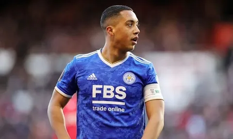 Chia tay Fred, Man Utd nhắm 4 tiền vệ trung tâm