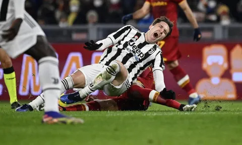 Chiesa hé lộ chấn thương kinh hoàng sau pha vào bóng của Smalling