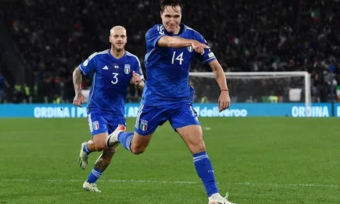 Federico Chiesa đã vượt qua cái bóng của người cha nổi tiếng