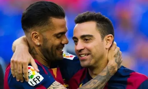 Chiêu mộ Alves, Xavi ngay lập tức cho thấy ý đồ ở Barca