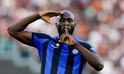 Chính quyền cấm các cổ động viên mang còi đến sân để chế giễu Lukaku