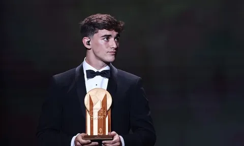CHÍNH THỨC! Gavi giành Golden Boy 2022