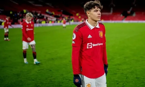 CHÍNH THỨC! Man United bán đứt hậu vệ cho Espanyol