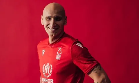 CHÍNH THỨC: Nottingham Forest cùng lúc chiêu mộ 3 tân binh tên tuổi
