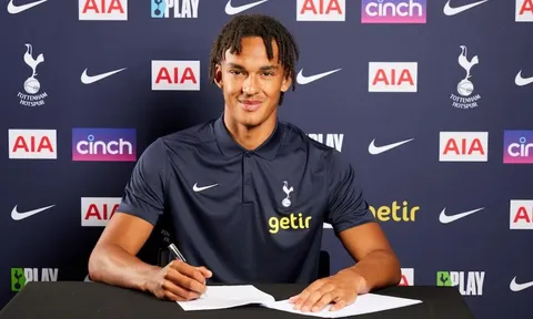 CHÍNH THỨC! Tottenham đón trung vệ tân binh