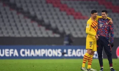 Barca xuống đá Europa League, sao nhà cười toe toét bên Lewandowski