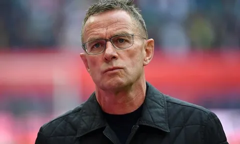 Man Utd đánh mất số tiền khổng lồ vì Covid