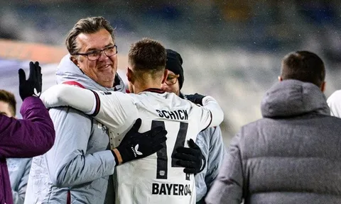 Choáng ngợp bởi Bayer Leverkusen