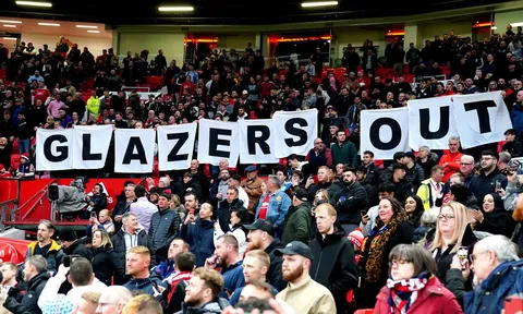 Choáng váng vụ Man Utd đổi chủ