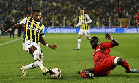 Choáng với Fred sau khi rời Man Utd