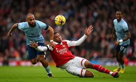 Chu kỳ "buông" của Arsenal?