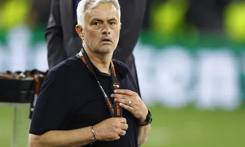 Chủ tịch CLB Saudi Arabia bí mật gặp Mourinho
