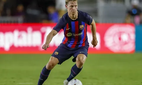 Chủ tịch Joan Laporta hé lộ thương vụ De Jong