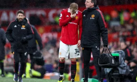 Chủ tịch lên tiếng về thương vụ Van de Beek