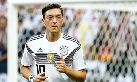 Chương buồn của Mesut Ozil