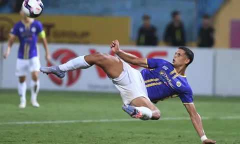 CLB Hà Nội đặt một tay vào chức vô địch V-League 2022