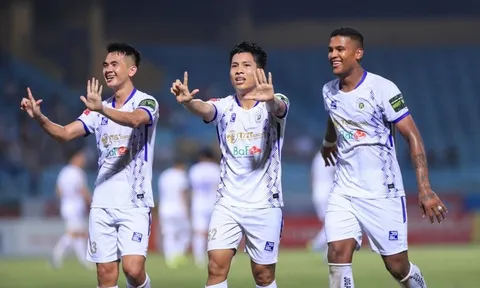 CLB Hà Nội thắng ngược TopenLand Bình Định, áp sát ngôi đầu bảng V-League
