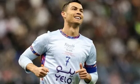 Cơ bắp của Ronaldo ở tuổi 38
