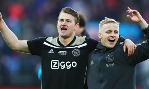 'Có vẻ De Ligt đã khuyên Ajax mua lại Van de Beek'