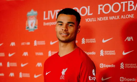 De Boer khen ngợi khi Gakpo chọn Liverpool thay vì M.U