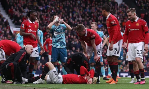 Cơn ác mộng tiếp tục kéo dài tại Old Trafford