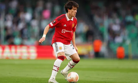Công thủ toàn diện, sao trẻ ghi điểm với Ten Hag