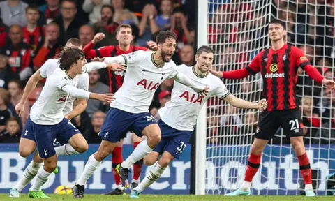 Conte nói lý do bỏ vào đường hầm khi trận chưa kết thúc