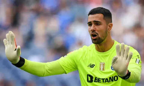 Mục tiêu thay thế De Gea nói thẳng về tương lai