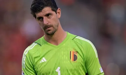 Courtois đột ngột bỏ tuyển, HLV và cầu thủ Bỉ bị sốc