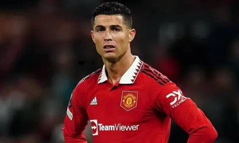 Cantona khuyên Ronaldo học theo Ryan Giggs