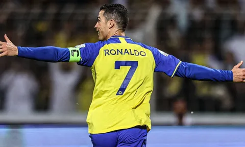 Chạm cột mốc 500, Ronaldo tung động thái trên MXH