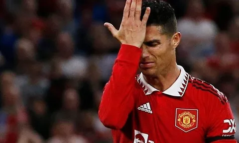 "Nếu để Ronaldo trở lại, Ten Hag là HLV yếu đuối nhất lịch sử EPL"