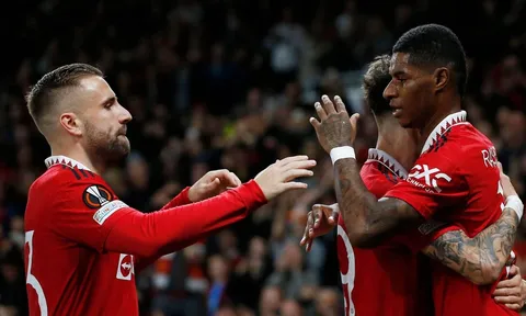 Crystal Palace - Man Utd: 4 bàn; Vượt mặt Man City
