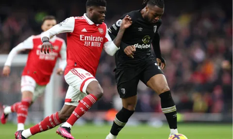 Cú đúp sai lầm giúp Arsenal xác định tân binh đầu tiên