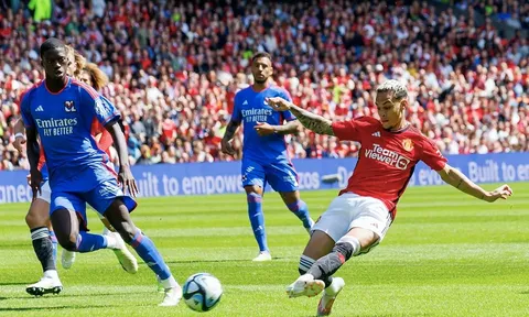 'Cú lừa' 100 triệu euro xuất hiện tại Old Trafford?