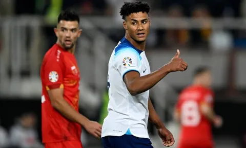 "Cú lừa" Ollie Watkins