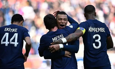 Cú nhấc bổng từ Mbappe nói lên giá trị Messi