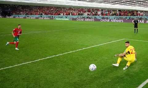 Cú panenka của Hakimi và điều kỳ diệu Morocco