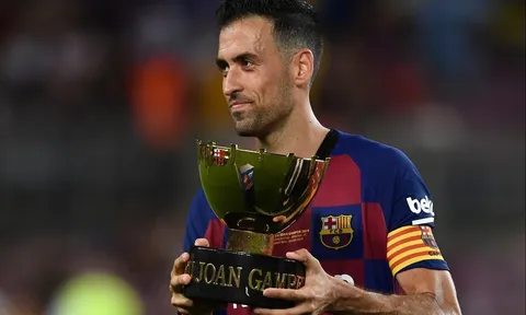 Cú xoay compa của Busquets trở thành hoài niệm