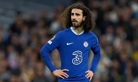 Cucurella phá vỡ im lặng về tương lai tại Chelsea