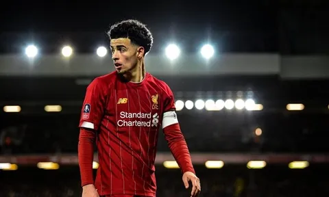 Phòng thay đồ Liverpool không biết ai sẽ bị đẩy đi trong mùa hè