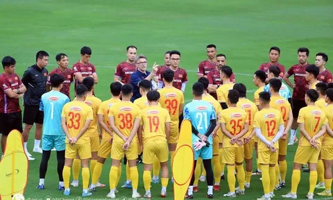 ĐT Việt Nam chốt danh sách đấu Hong Kong; Cựu cầu thủ  U16 Barcelona ‘quay xe’ với CAHN