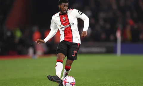 Maitland-Niles tiến gần bến đỗ mới