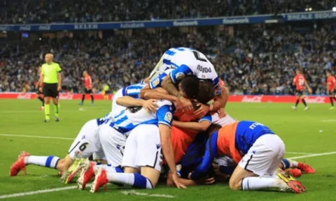 Cựu sao Man Utd đang bay cao cùng Sociedad